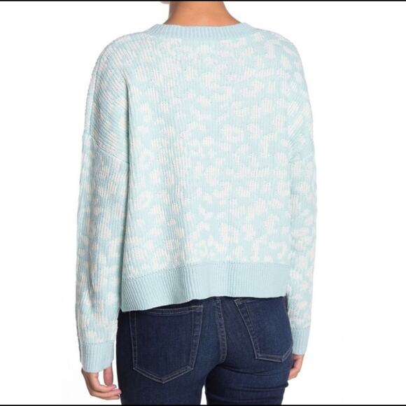 John + Jenn Women's Leopard Print Dolman Sleeve Sweater Medium - Picture 2 of 8